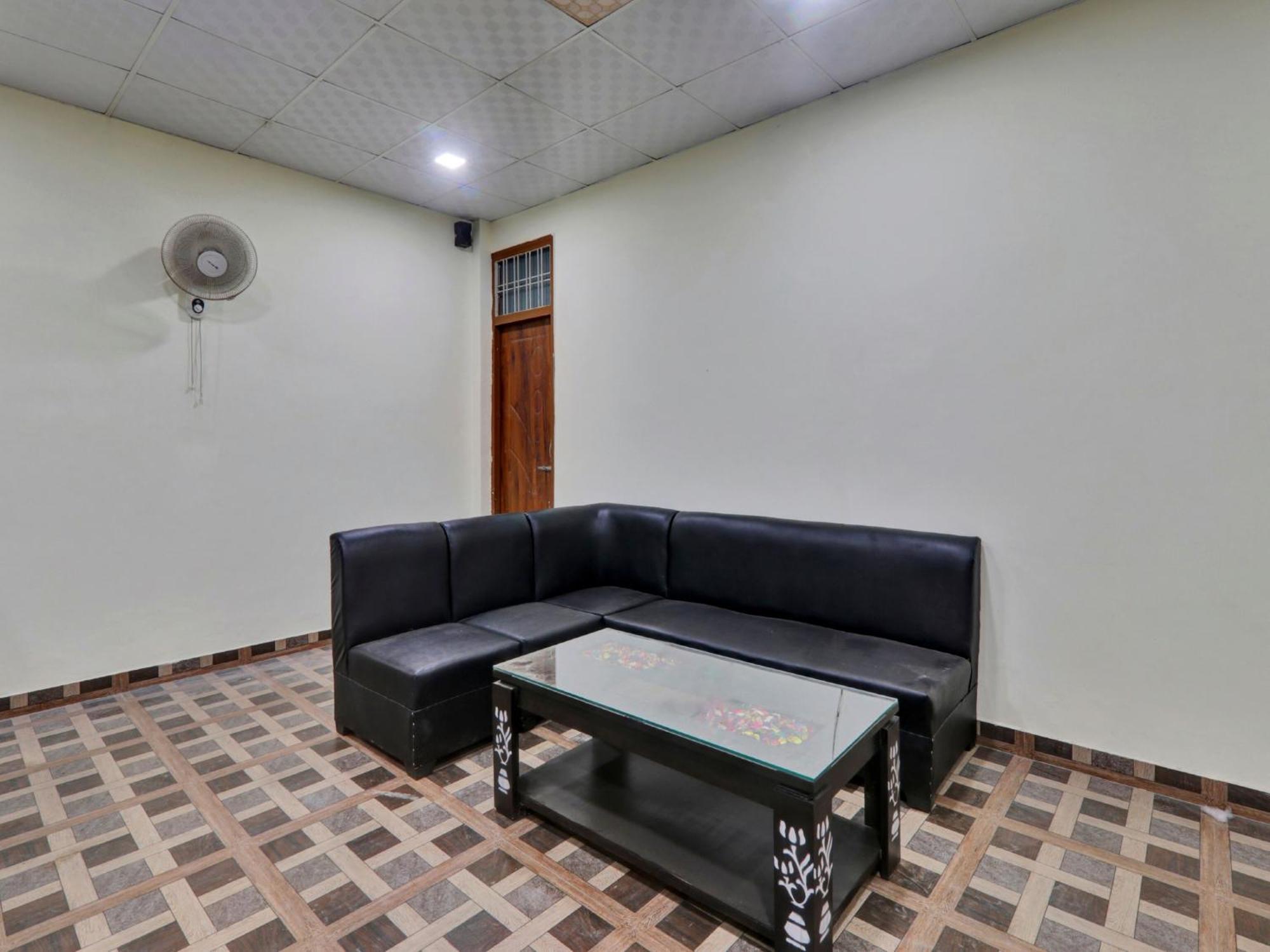 Hotel O Aradhya Galaxy Bhauli Exterior foto
